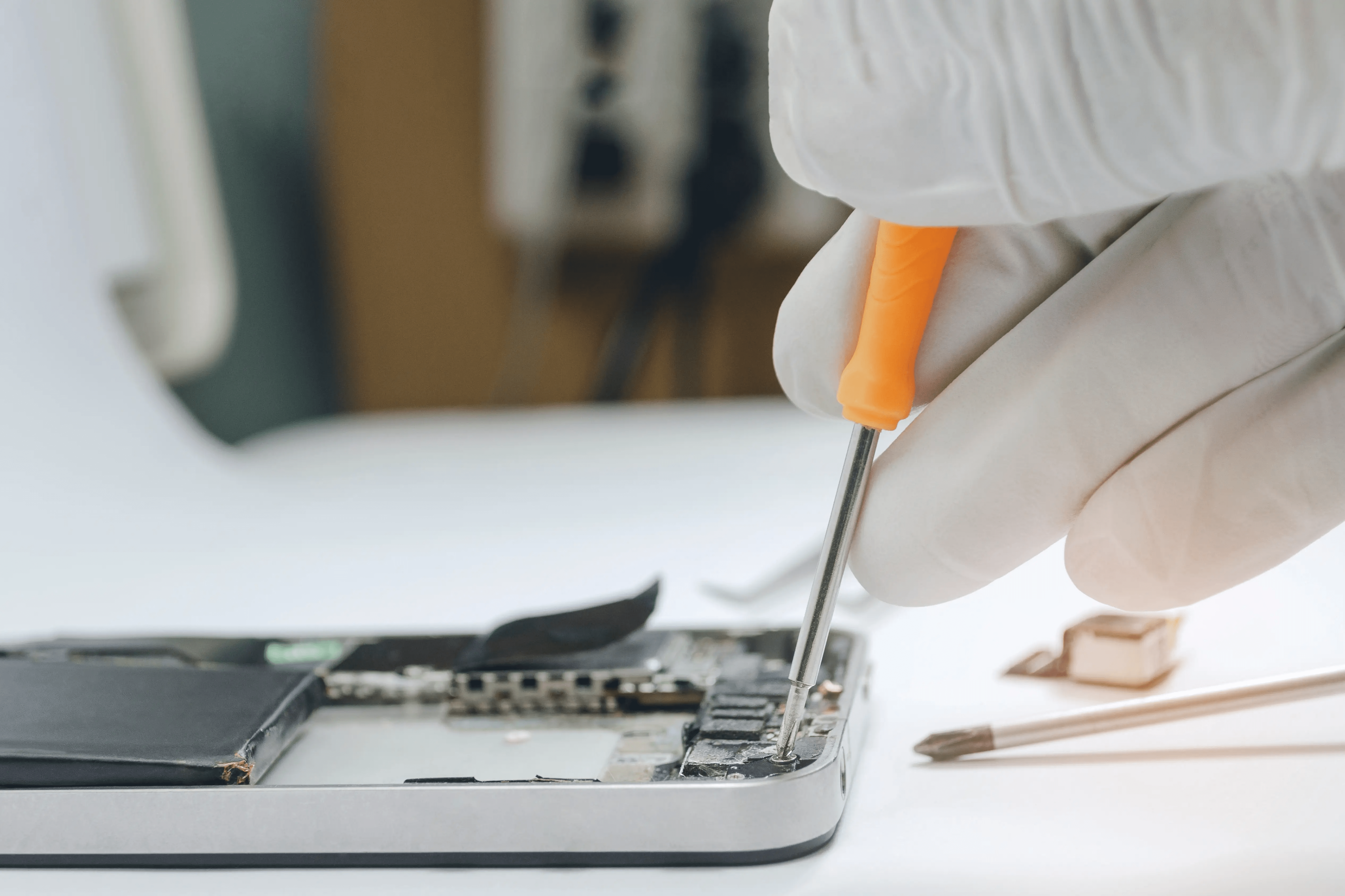 Before You Replace Your Smartphone Motherboard, Read This!