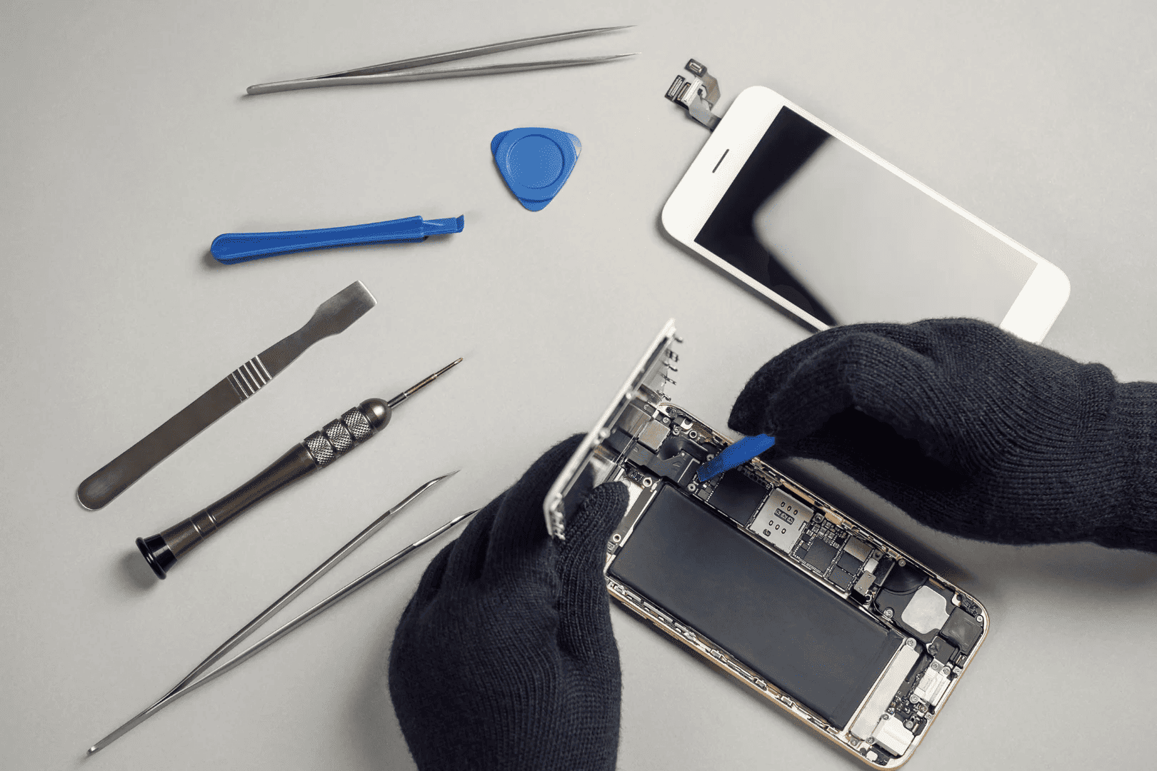 Top 7 Essential Tools in a Mobile Repair Kit and How to Use Them
