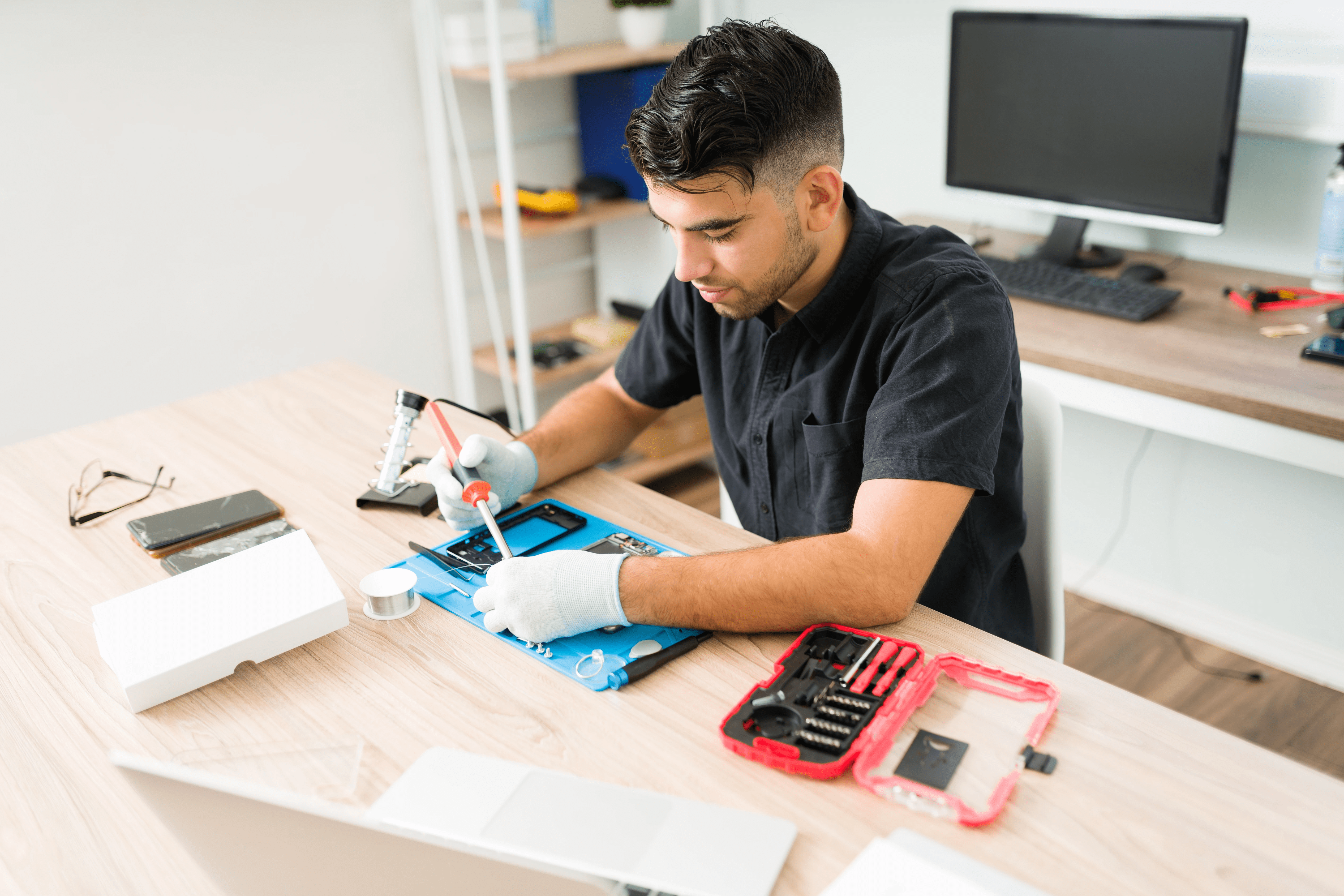 Why Professional Display Replacement Ensures Better Touch Sensitivity and Longevity
